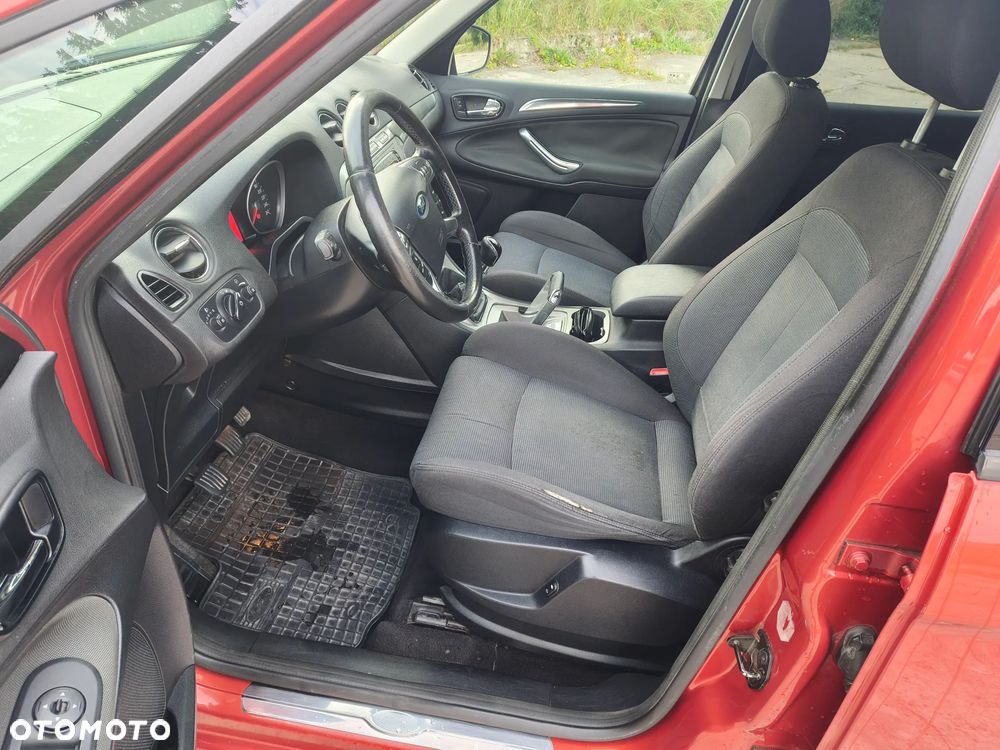 Ford S-Max - 11