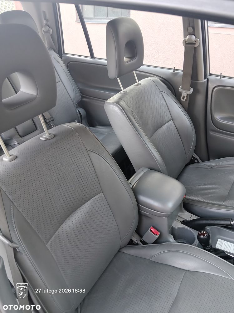 Suzuki Grand Vitara 2.0 HDi - 23