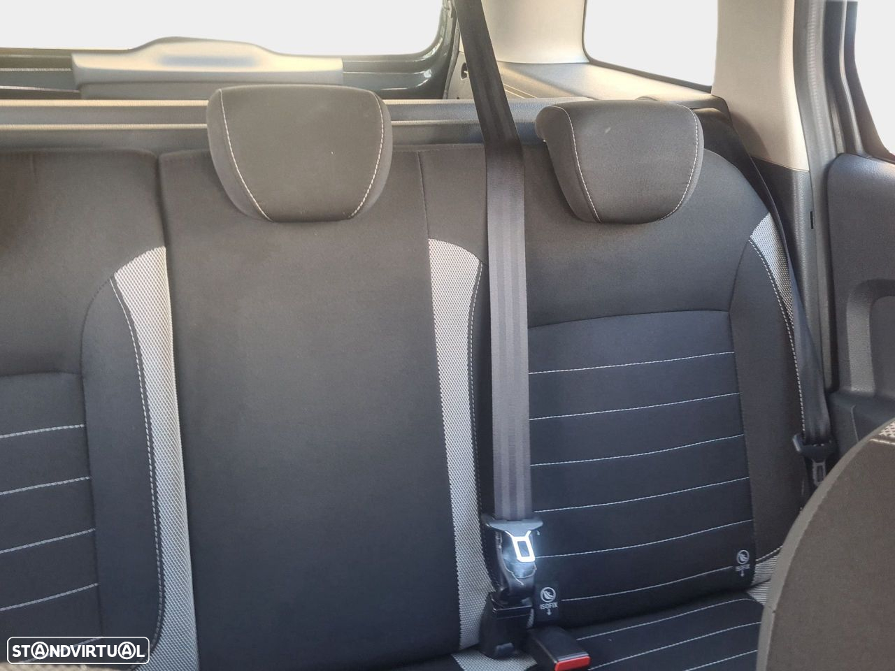 Dacia Logan MCV 1.5 dCi Stepway - 8
