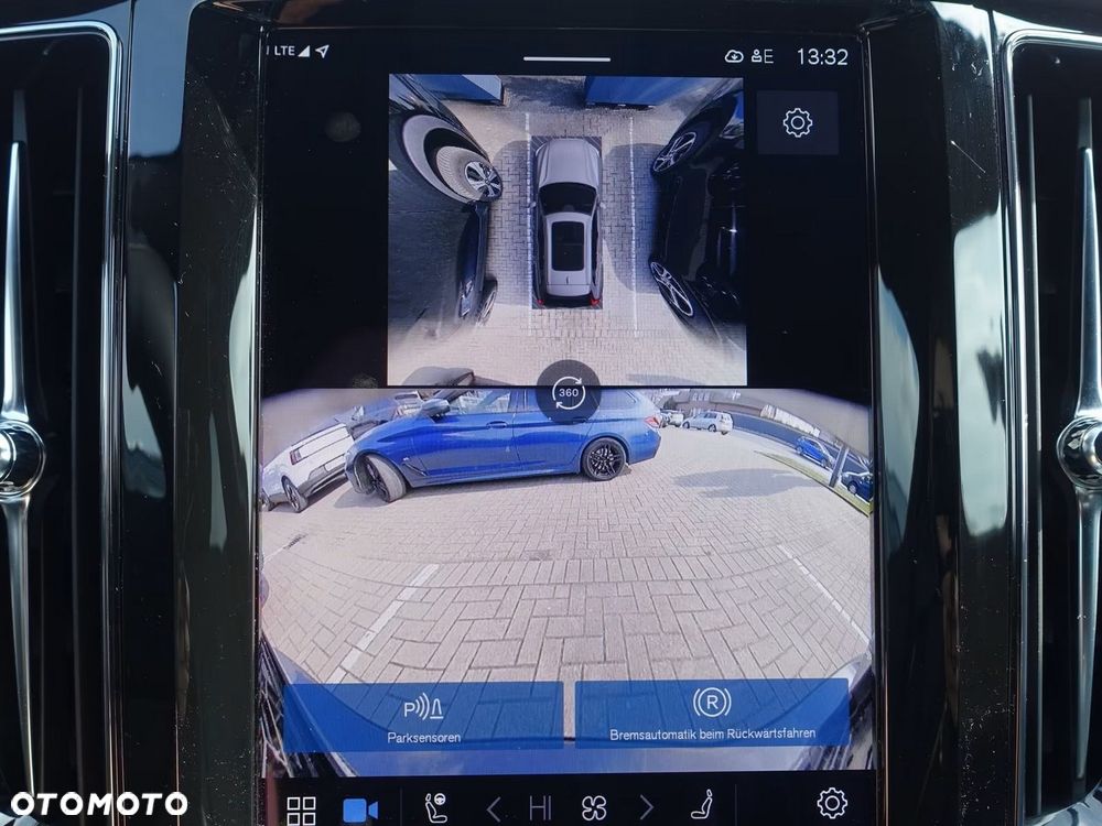 Volvo XC 60 B5 B AWD Plus Black Edition - 24