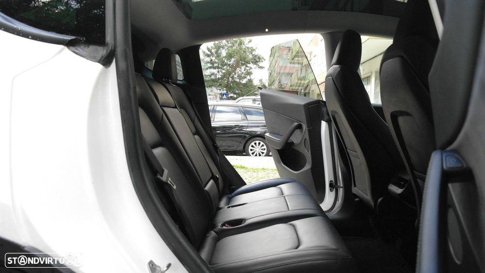 Tesla Model Y Long Range Tração Integral - 18