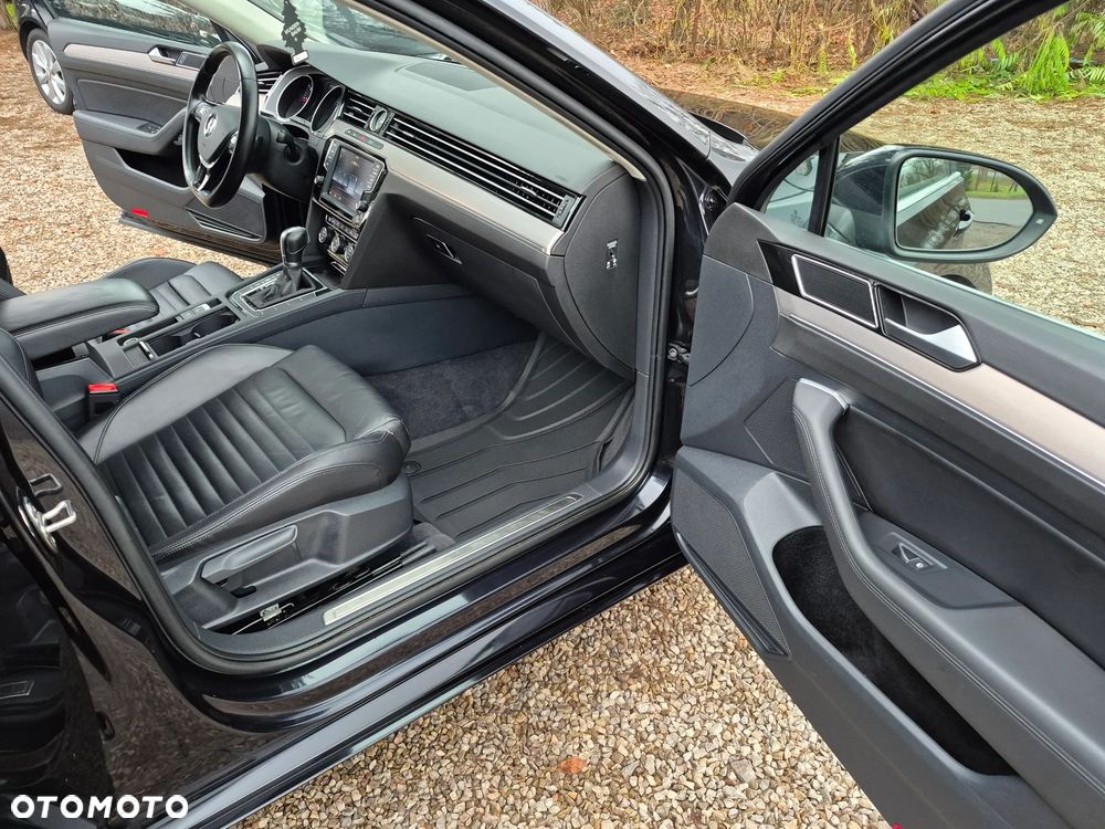 Volkswagen Passat 2.0 TDI SCR (BlueMotion Tech) 4Motion D Highline - 19