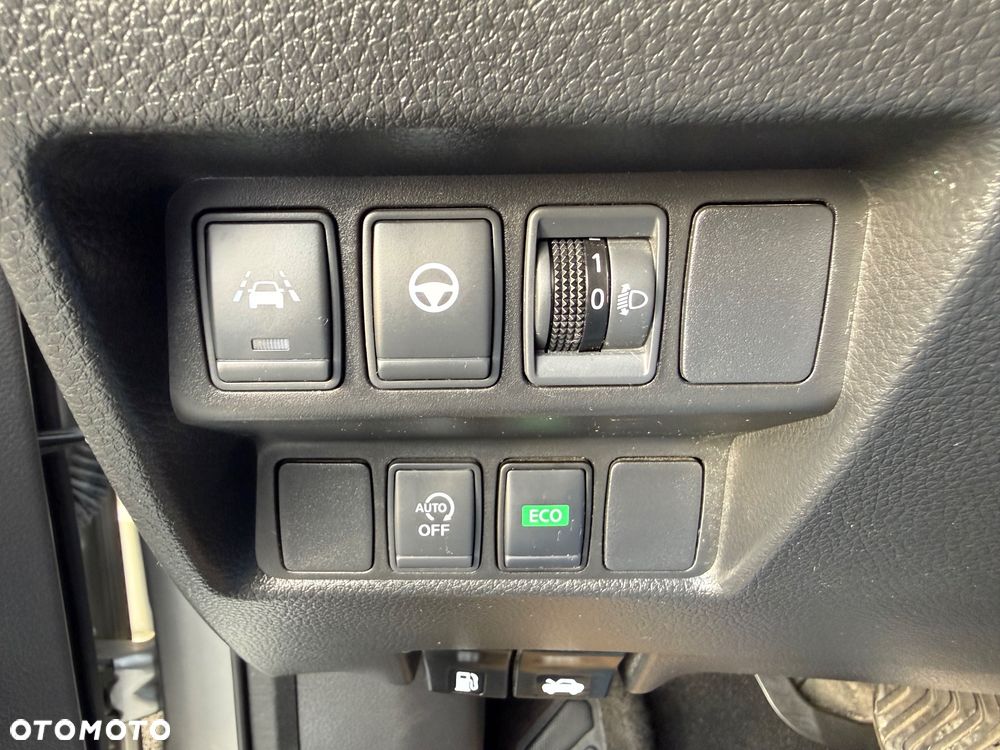 Nissan Qashqai - 25