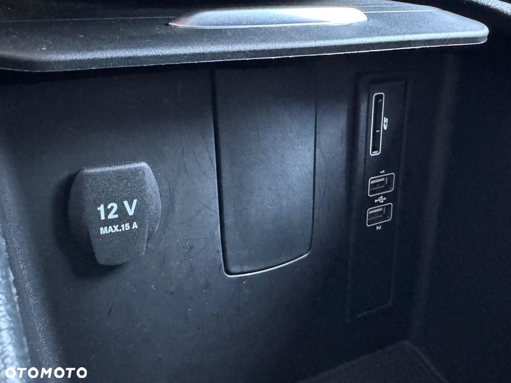 Mercedes-Benz Klasa V - 40