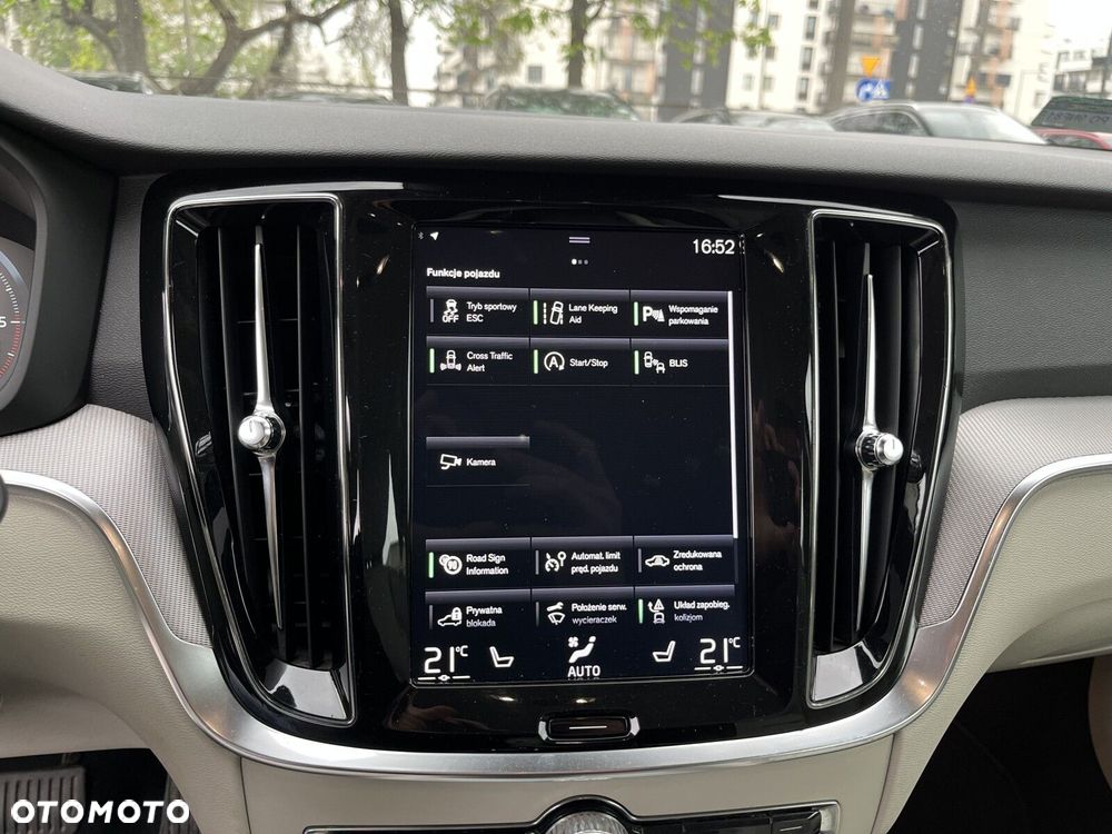 Volvo V60 D4 SCR AWD - 17
