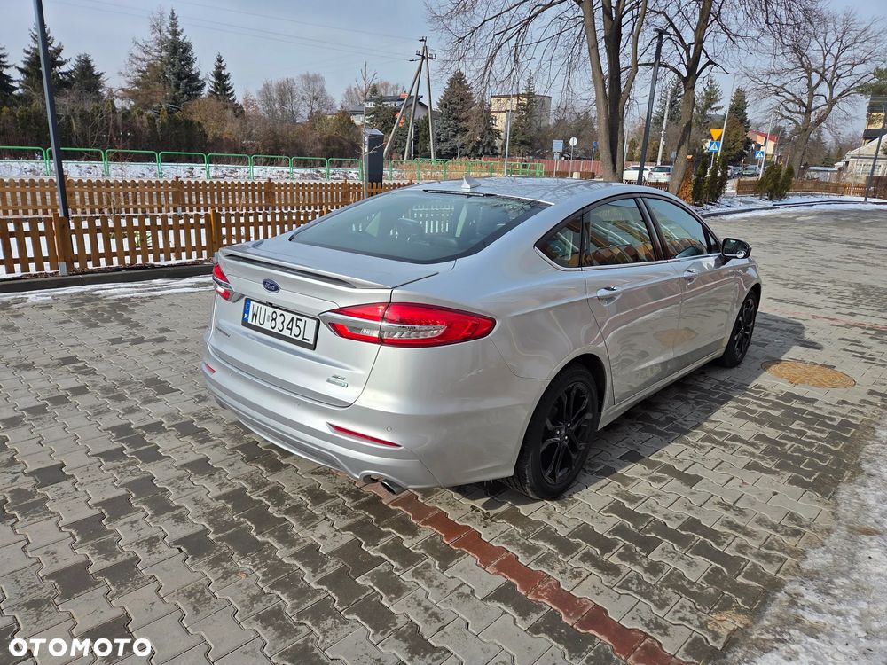 Ford Fusion - 10