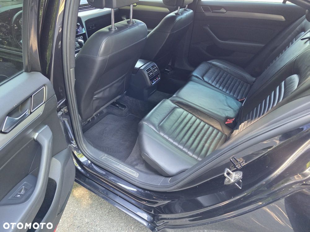 Volkswagen Passat - 22
