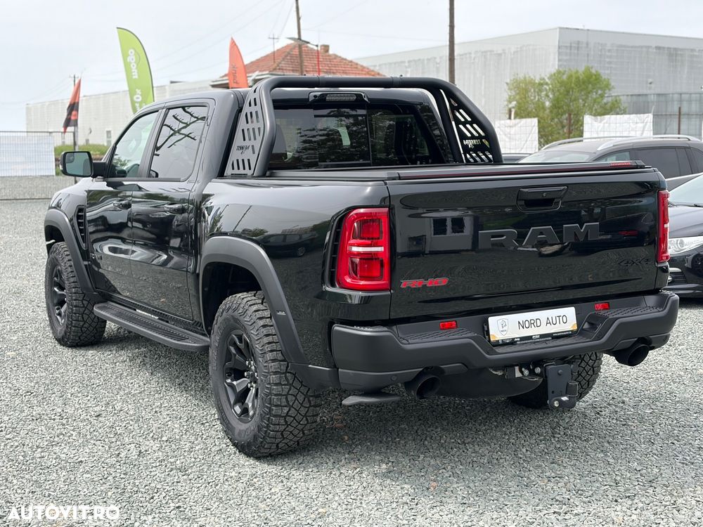 Dodge RAM - 8