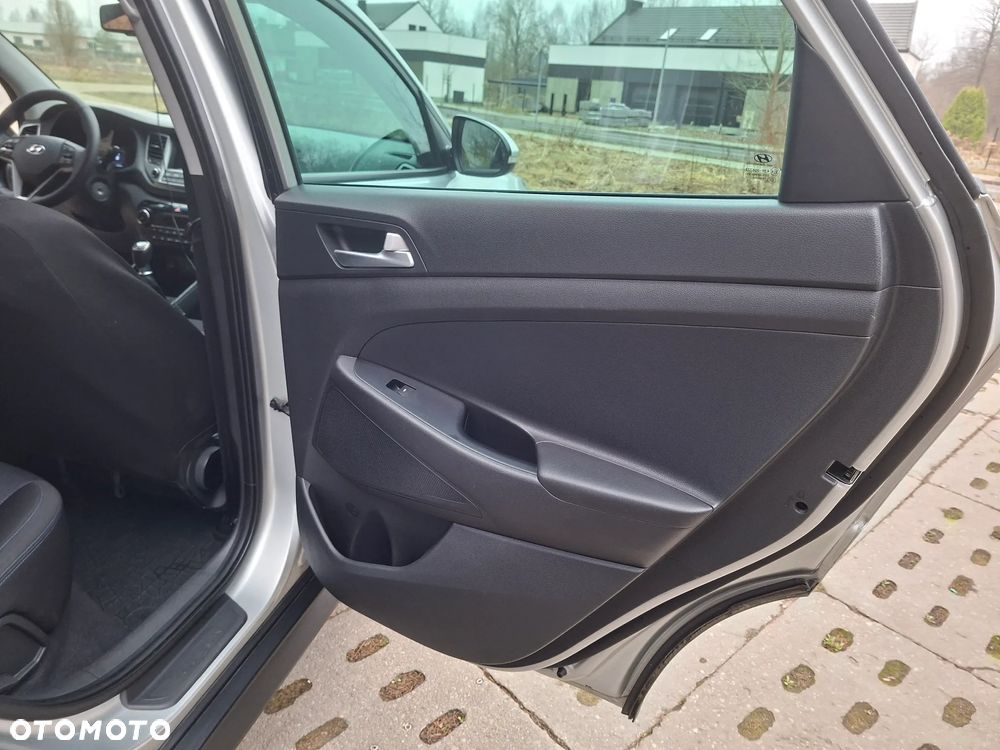 Hyundai Tucson 1.6 GDI BlueDrive Comfort 2WD - 24