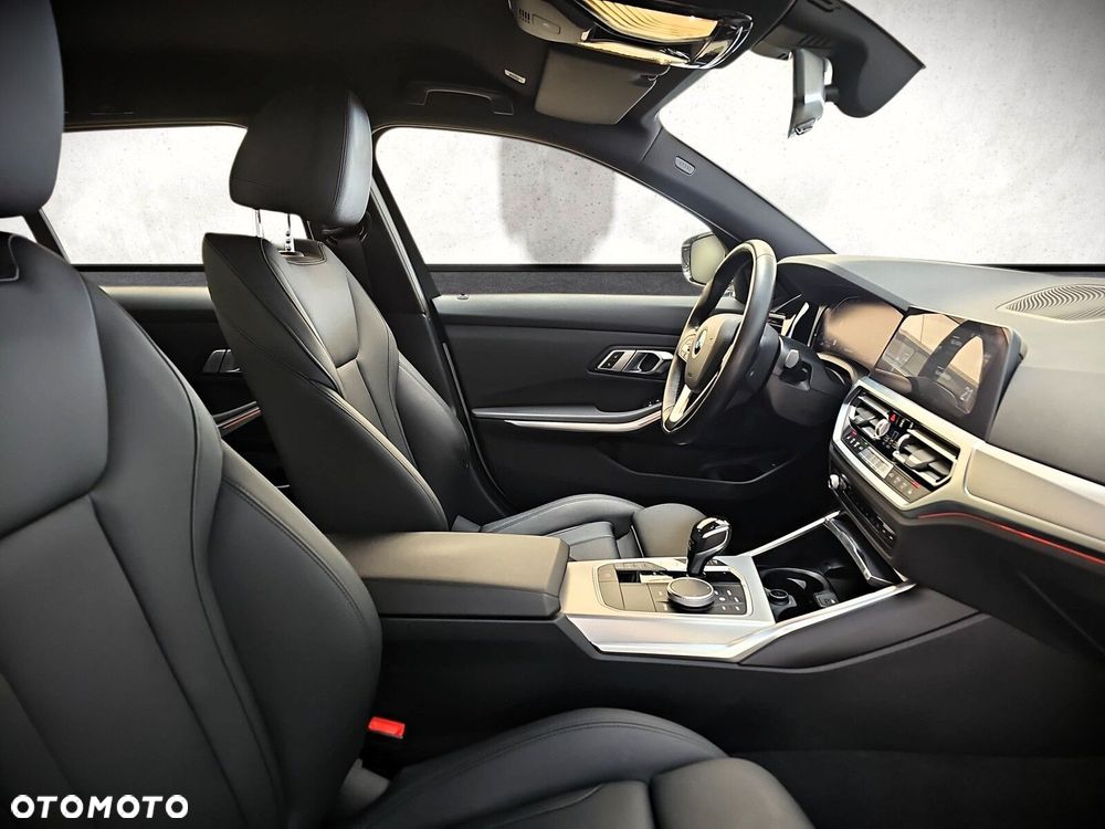 BMW Seria 3 320d xDrive Sport Line sport - 14