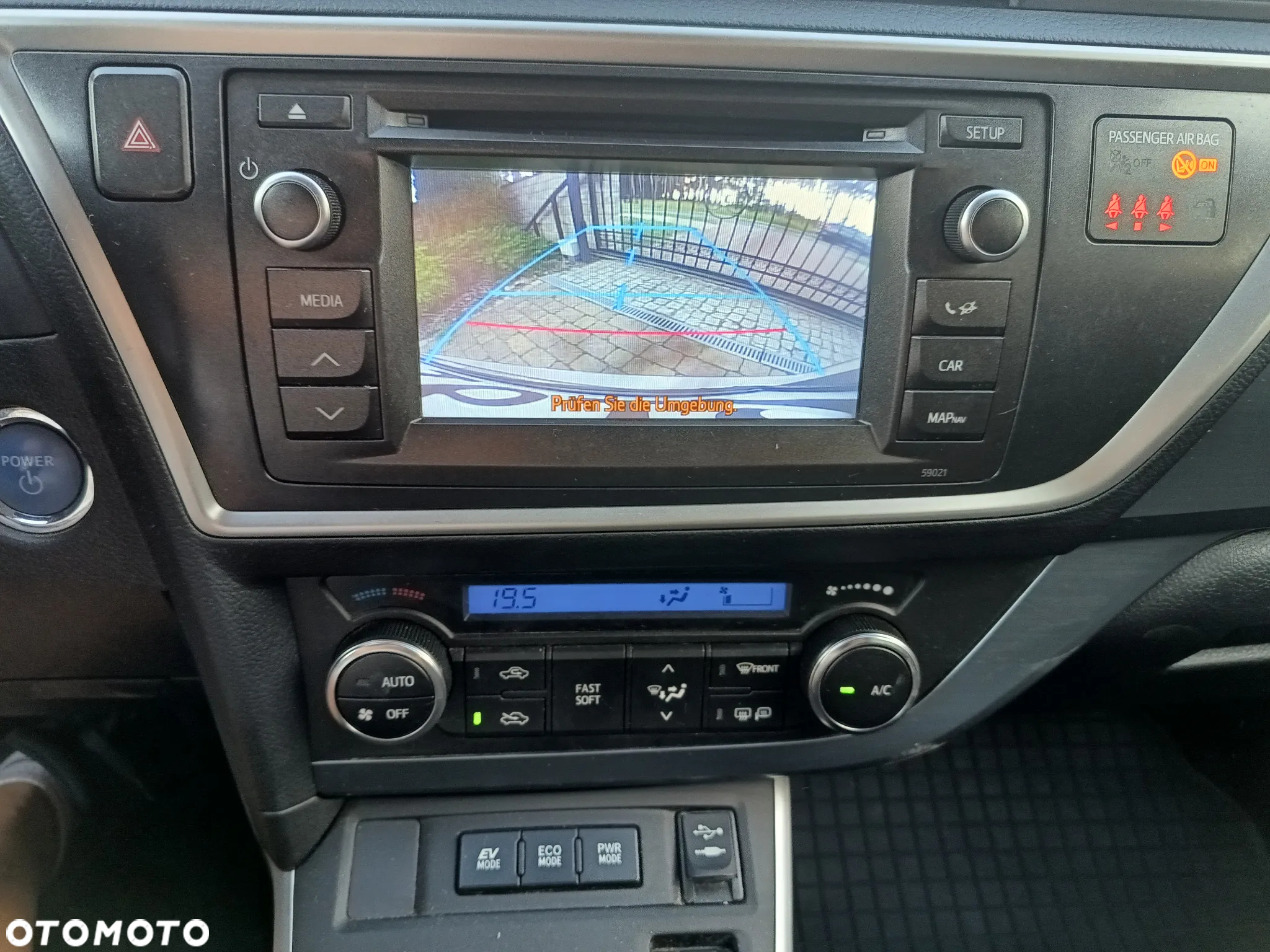 Toyota Auris 1.8 Hybrid Life - 8