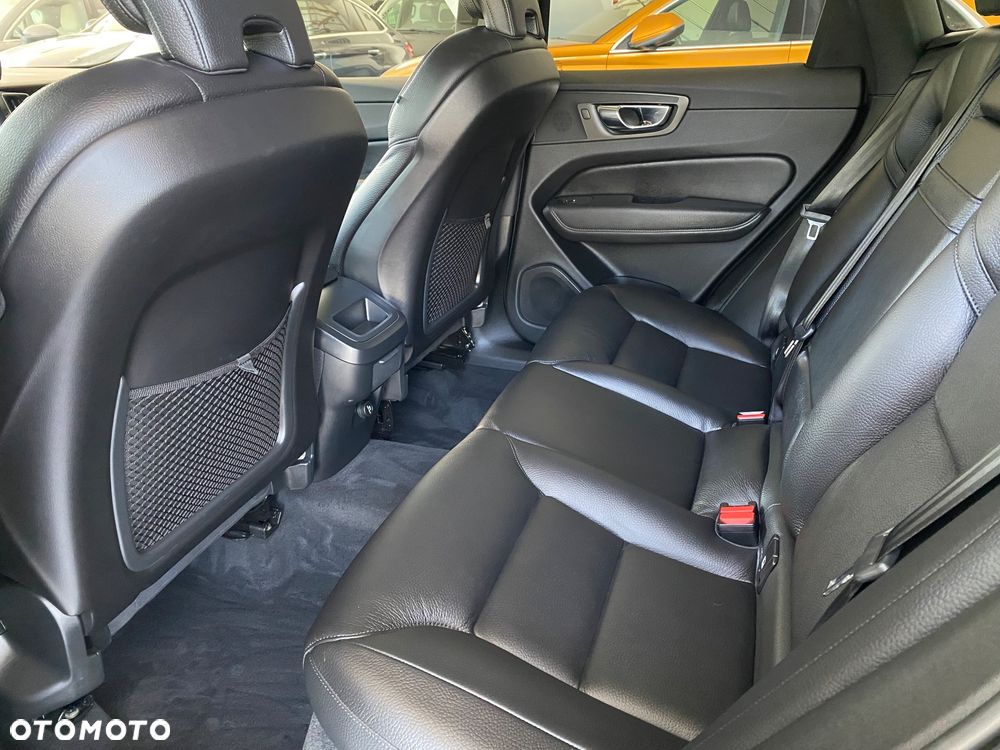 Volvo XC 60 B4 D AWD Inscription - 34