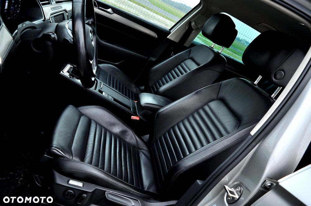 Volkswagen Passat - 25