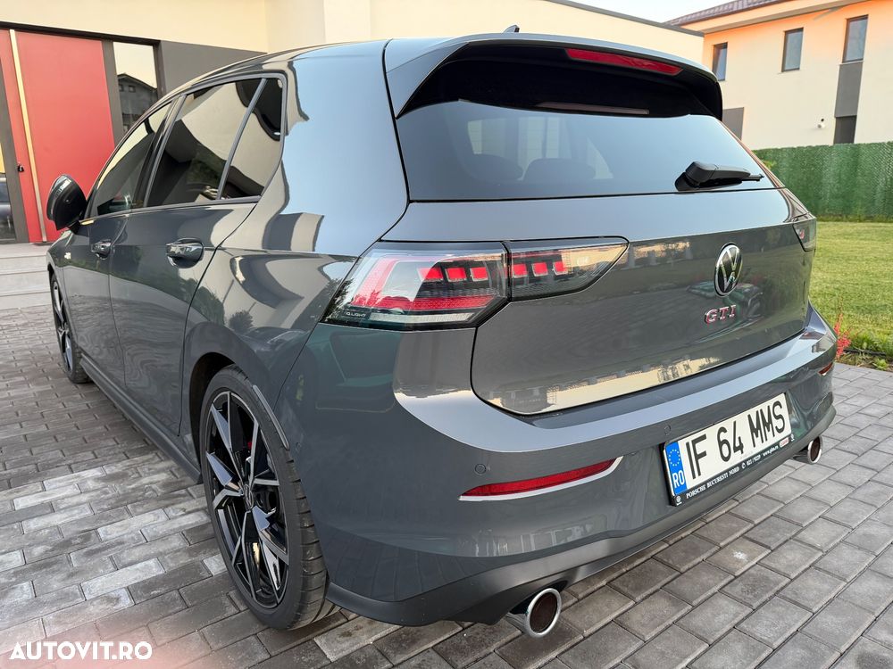 Volkswagen Golf - 11