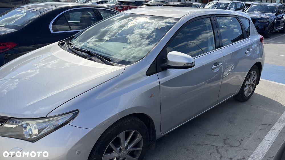 Toyota Auris 2012 photo 4