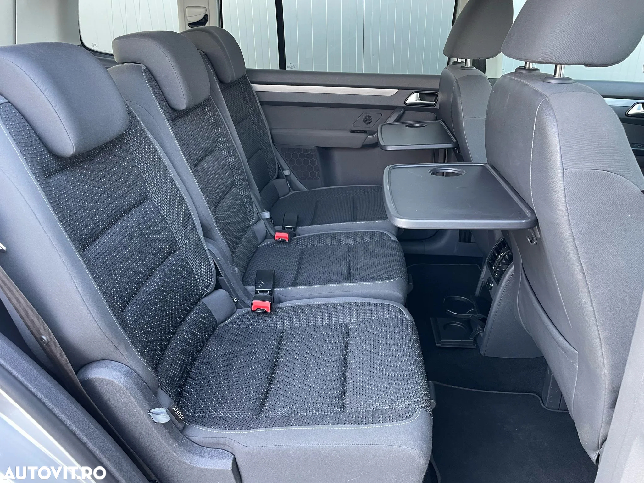 Volkswagen Touran 1.6 TDI BlueMotion Technology Comfortline - 8