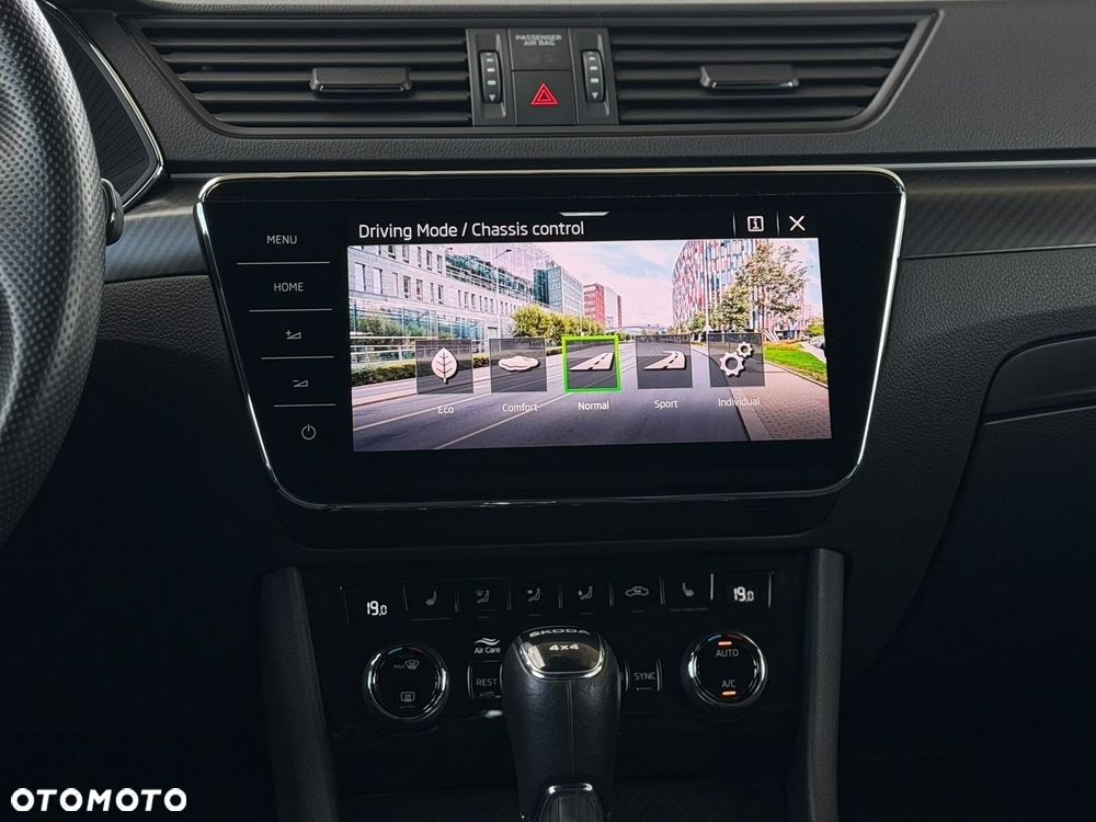 Skoda Superb 2.0 TDI SCR 4x4 Sportline DSG - 40