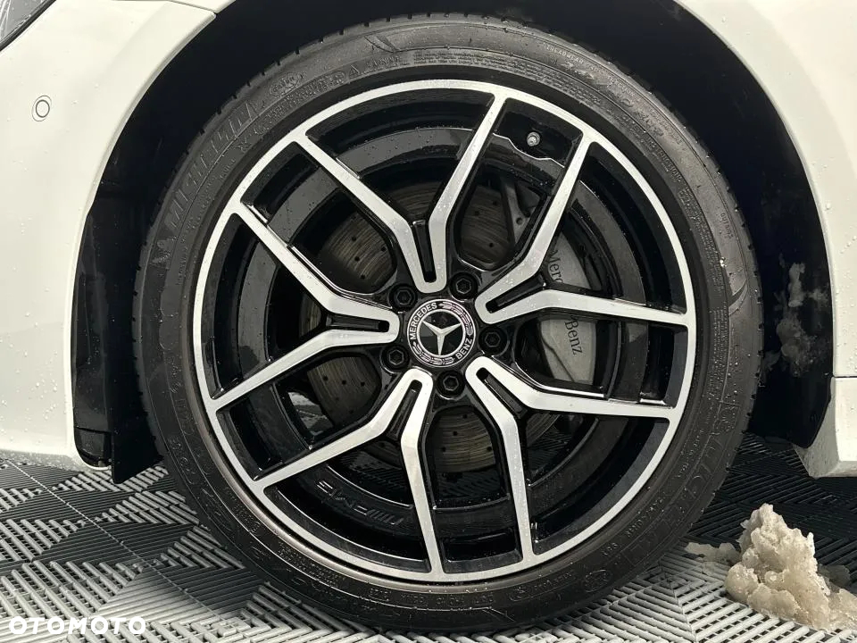 Mercedes-Benz Klasa E 220 d 4Matic Coupe 9G-TRONIC AMG Line - 9