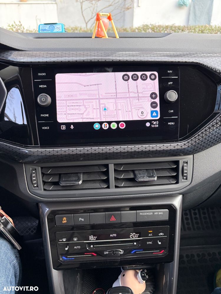 Volkswagen T-Cross - 8