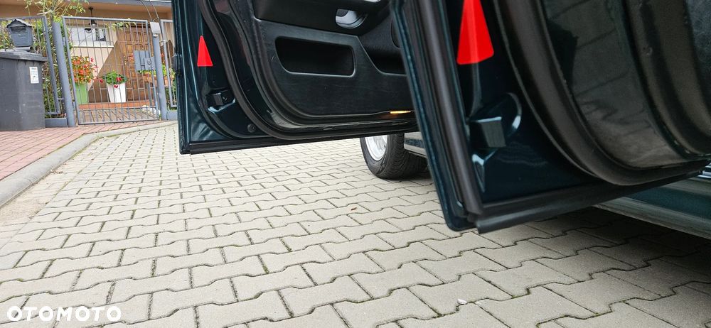 BMW Seria 5 520i - 24