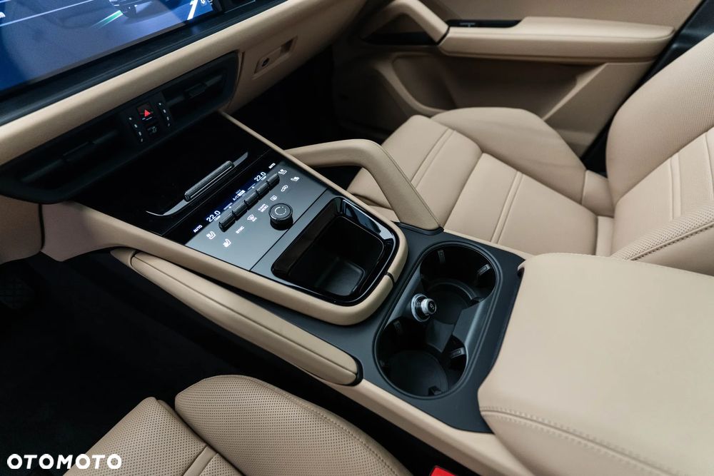 Porsche Cayenne E-Hybrid - 24