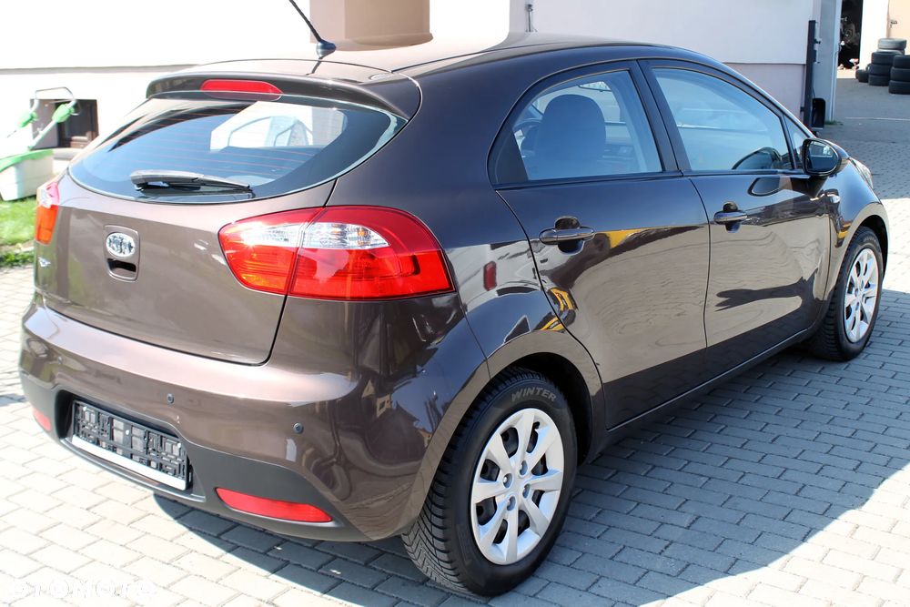 Kia Rio - 5