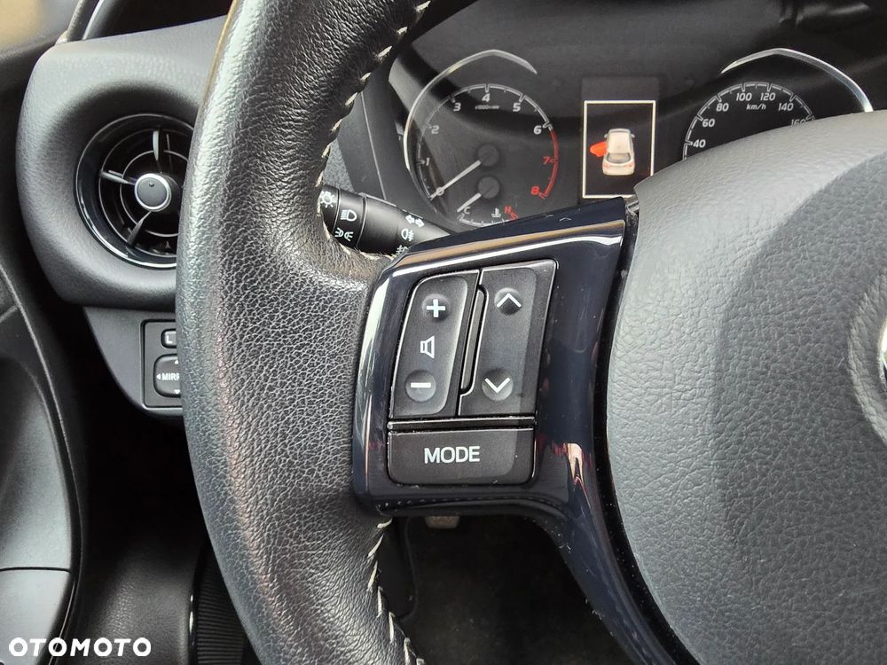 Toyota Yaris 1.5 Dynamic - 16