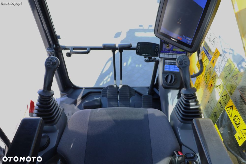 Komatsu PC210LC-11 - 20