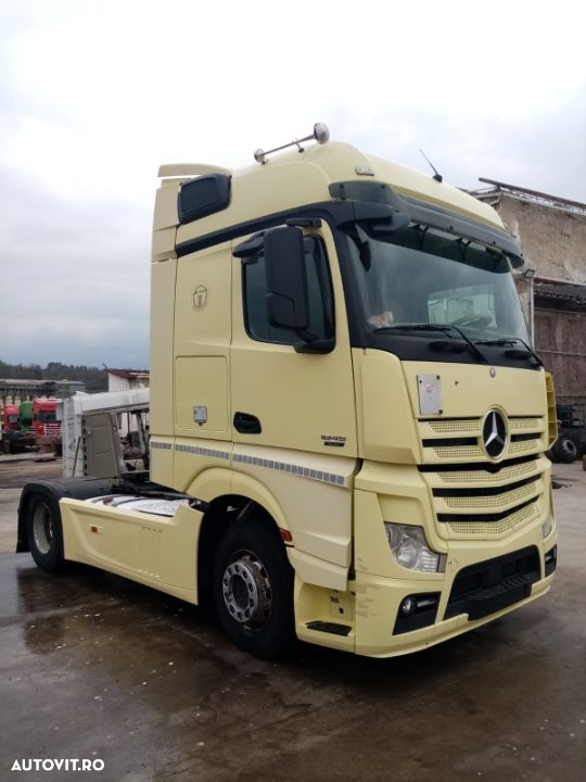Dezmembram camion Mercedes-Benz ACTROS MP4 - 18