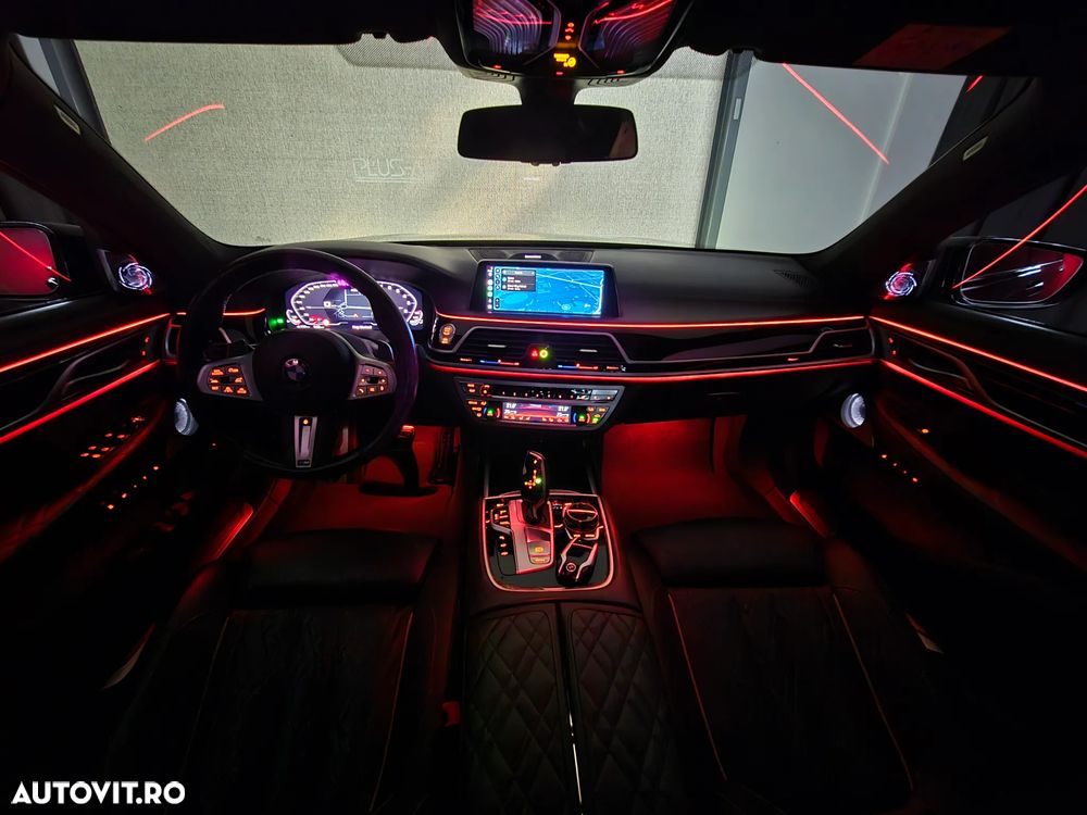 BMW Seria 7 750i xDrive - 24