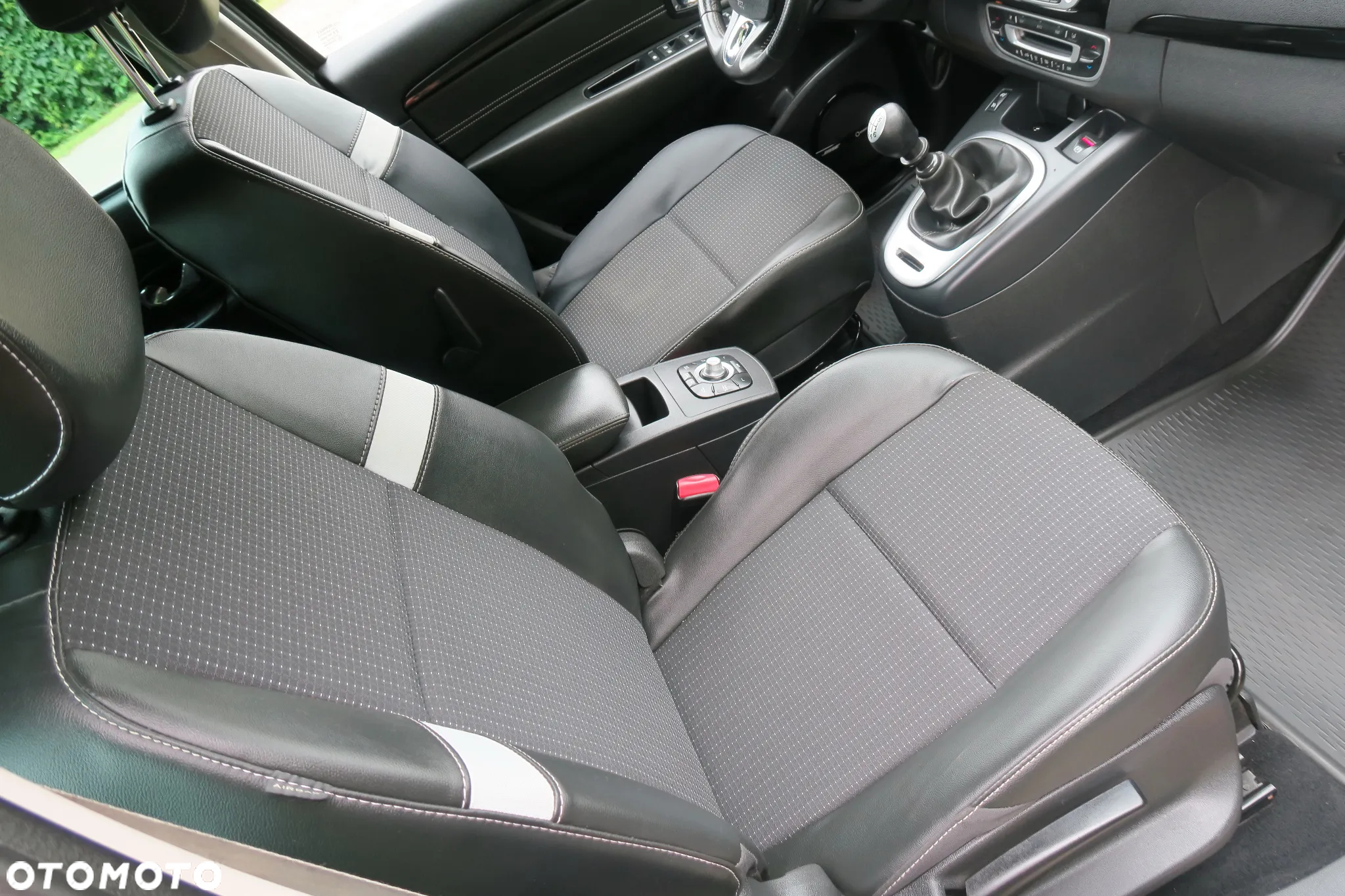 Renault Grand Scenic ENERGY dCi 130 S&S Bose Edition - 6