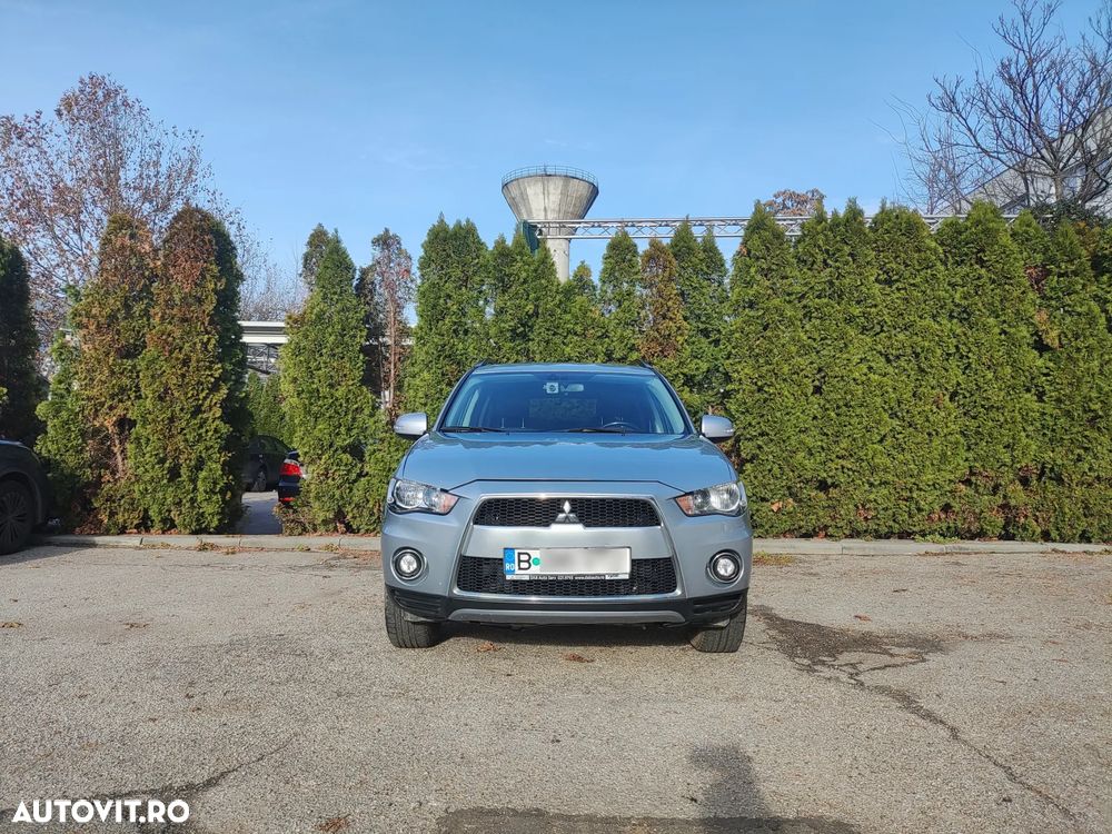 Mitsubishi Outlander 2.2 DI-D 4WD Intense A13 - 2