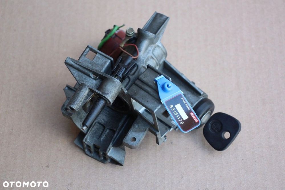 Stacyjka z kluczykiem BMW e34 e32 oryginalna sprawna 1155240 - 1