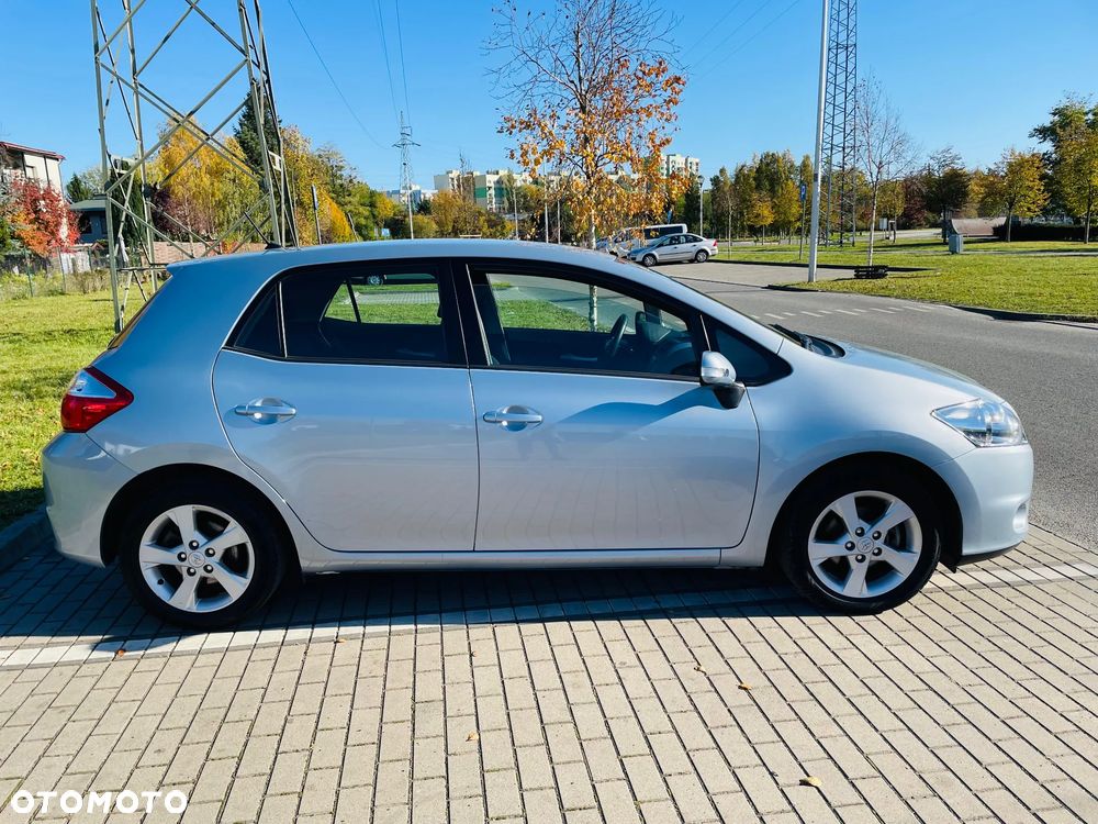 Toyota Auris 1.6 Executive - 6