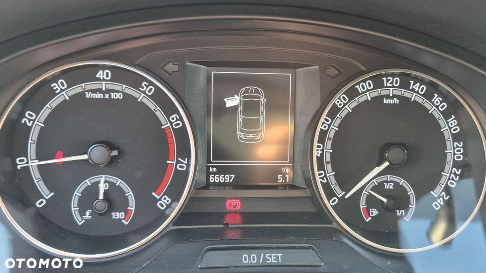 Skoda RAPID 1.0 TSI Ambition - 10