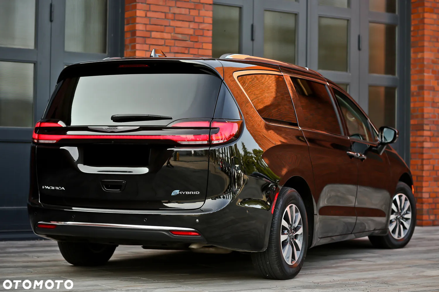 Chrysler Pacifica - 15