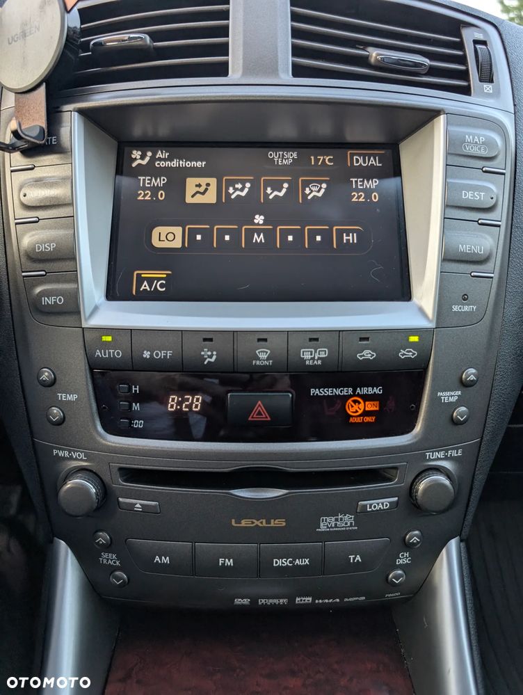 Lexus IS 220 D Prestige - 23