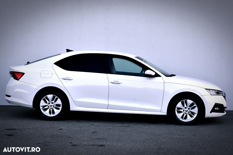 Skoda Octavia 1.5 TSI DSG MHEV Style - 10