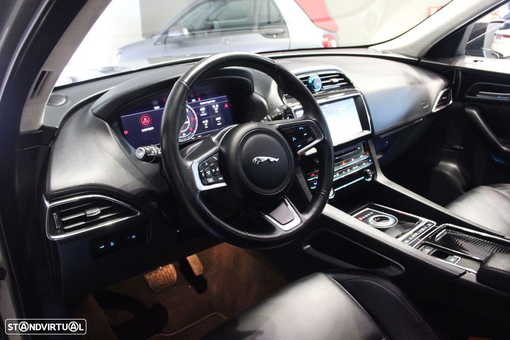 Jaguar F-Pace 2.0 i4D R-Sport AWD Aut. - 8