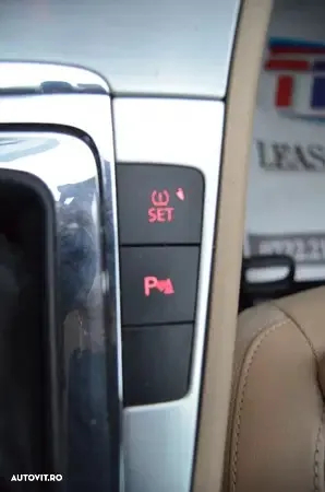 Volkswagen Passat 2.0 TDI DPF Blue TDI DSG Highline - 32