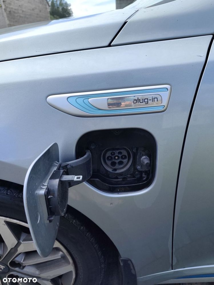 Kia Optima Plug-in Hybrid - 8