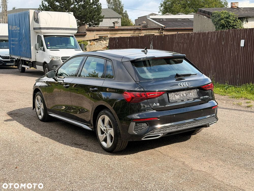 Audi A3 Sportback 40 TFSIe S tronic S line - 3