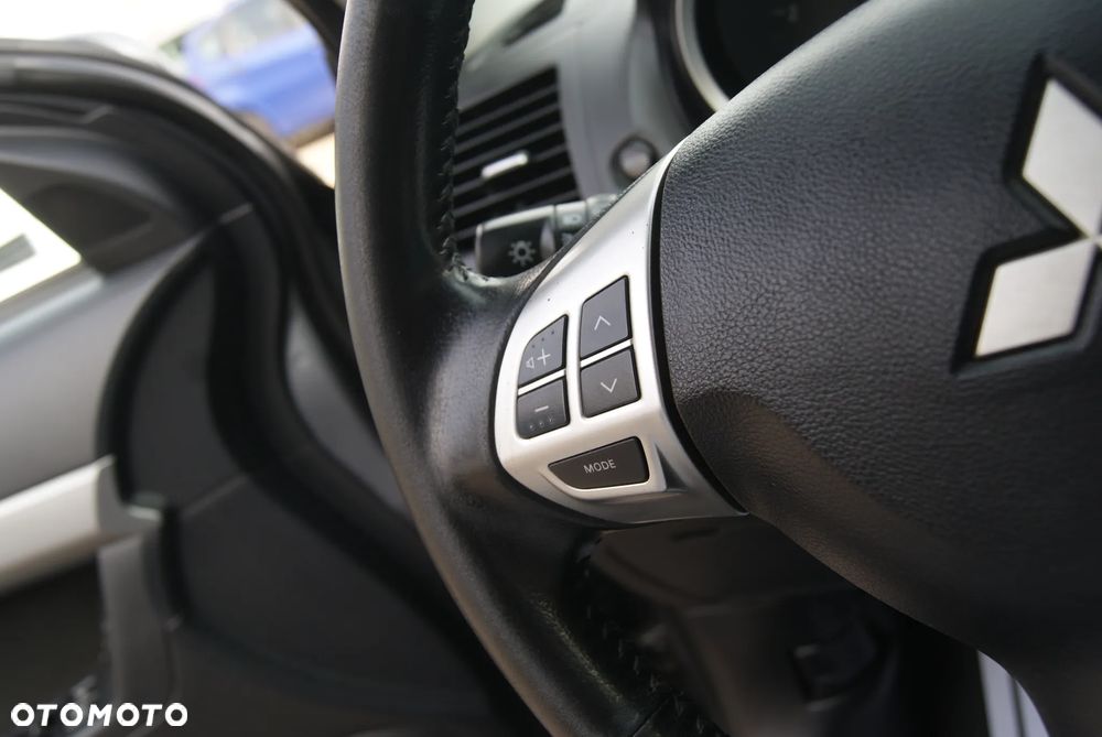 Mitsubishi Lancer 1.6 Inform - 27