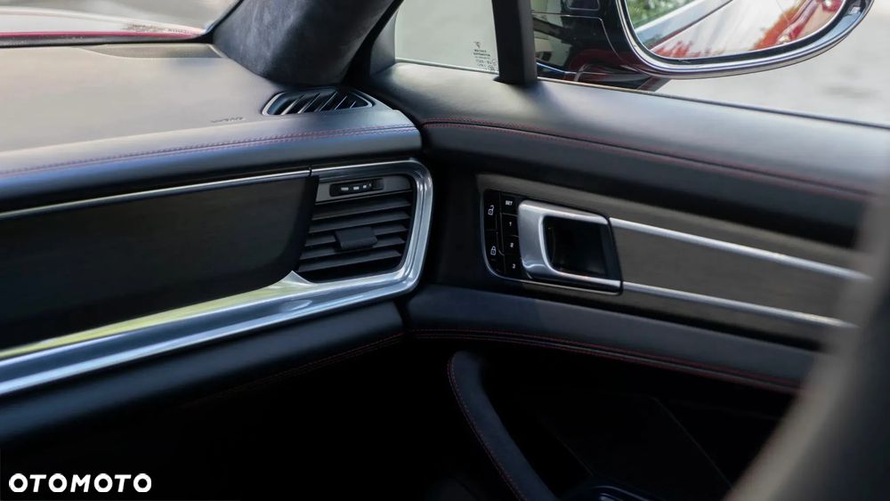 Porsche Panamera GTS - 19