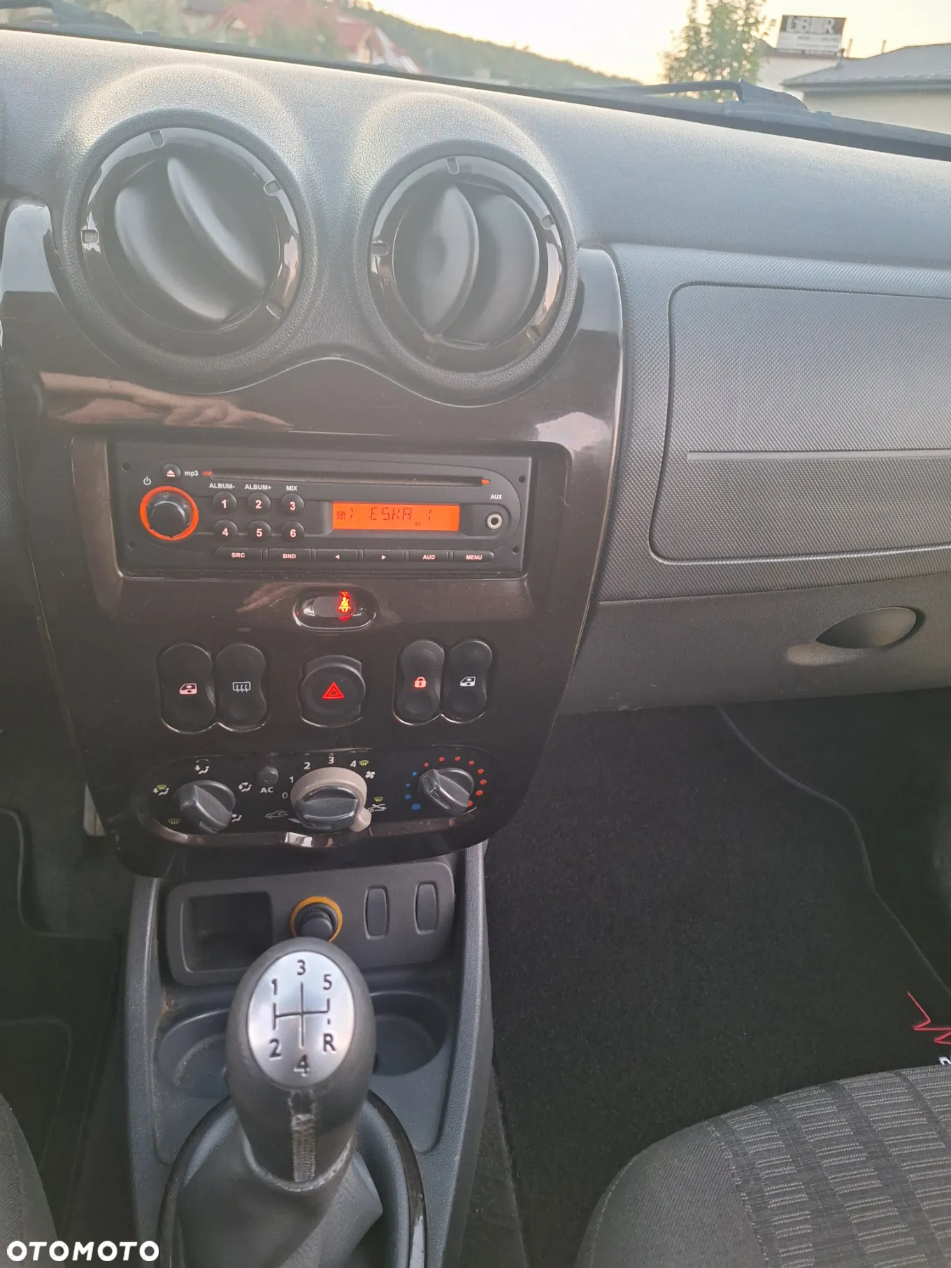 Dacia Duster 1.6 16V 4x2 Prestige - 3
