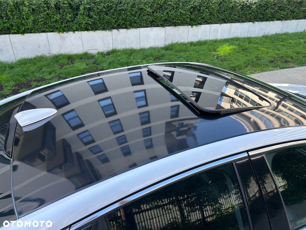 Ford Mondeo 2.0 Hybrid Titanium - 34
