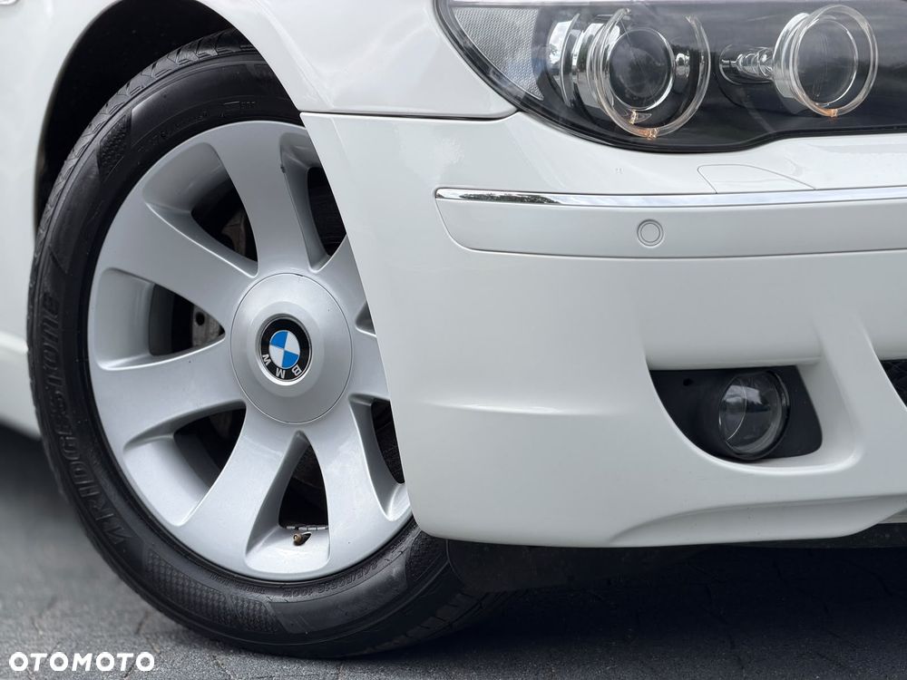 BMW Seria 7 740i - 24