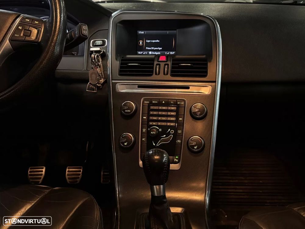 Volvo XC 60 2.0 D4 R-Design Start/Stop - 19