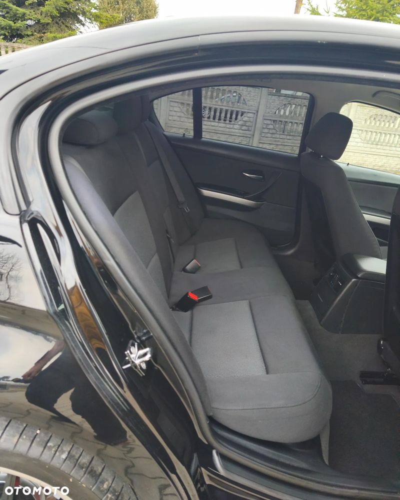 BMW Seria 3 - 36