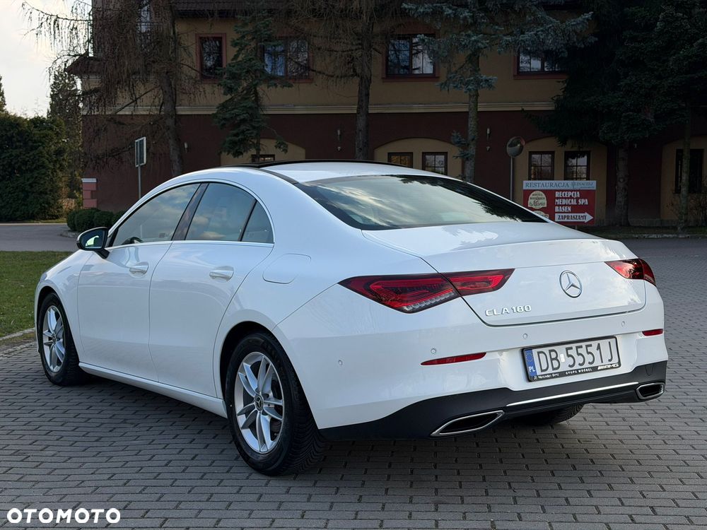 Mercedes-Benz CLA 180 Progressive 7G-DCT - 2